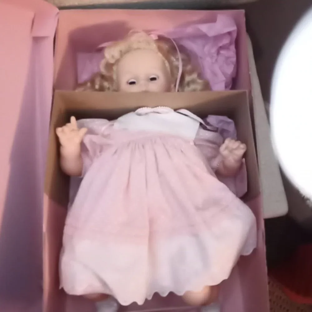 Vintage NEW Madame Alexander Pussycat Doll Blonde w/ Blue Eyes Box & Hang tags